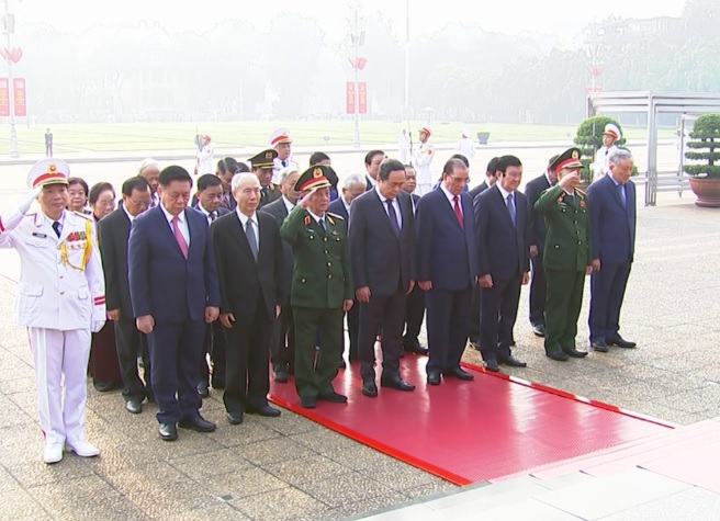 70 năm Giải phóng Thủ đô: Lãnh đạo Đảng, Nhà nước vào lăng viếng Chủ tịch Hồ Chí Minh