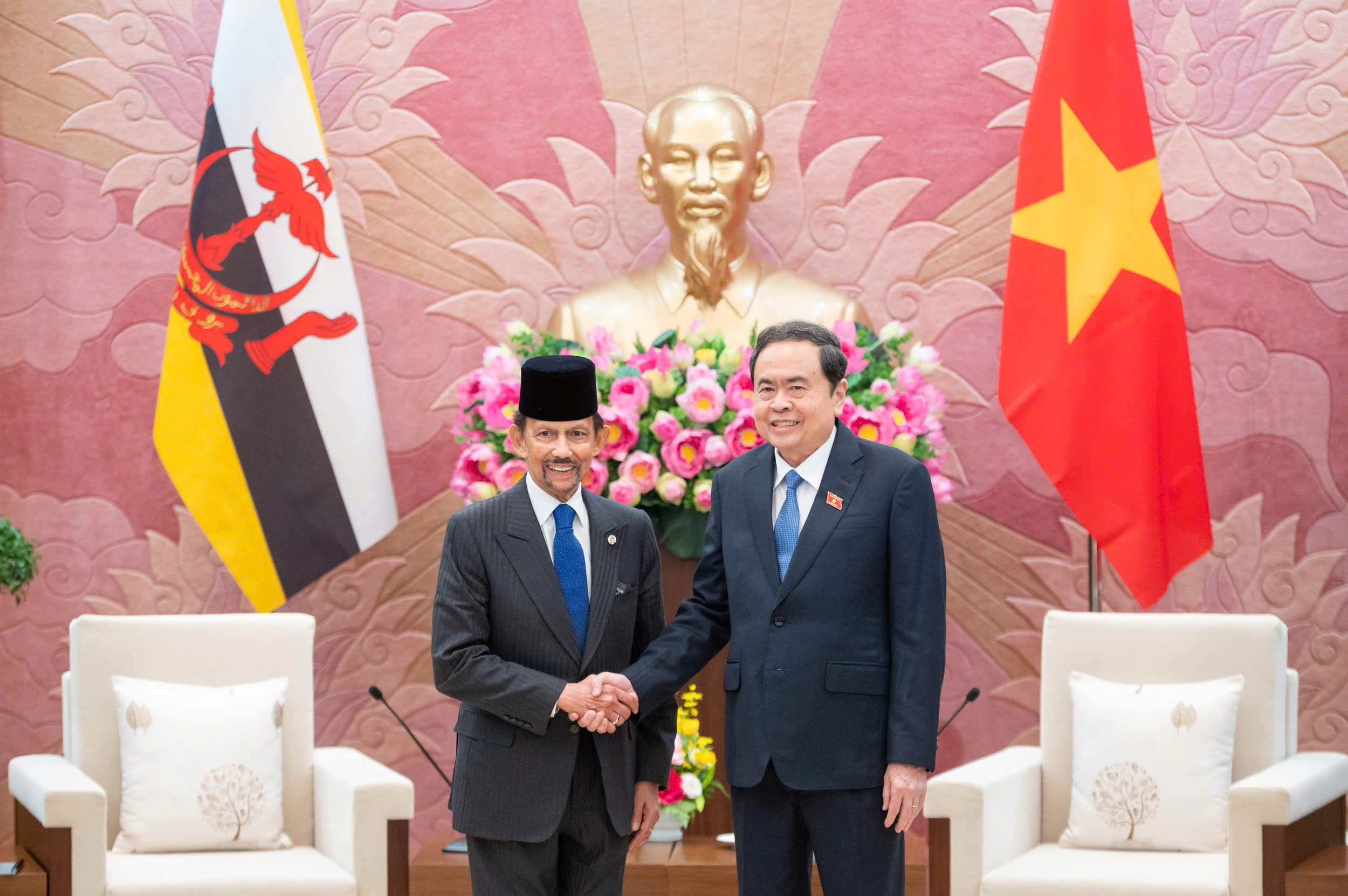 Chủ tịch Quốc hội Trần Thanh Mẫn đã hội kiến Quốc vương Brunei