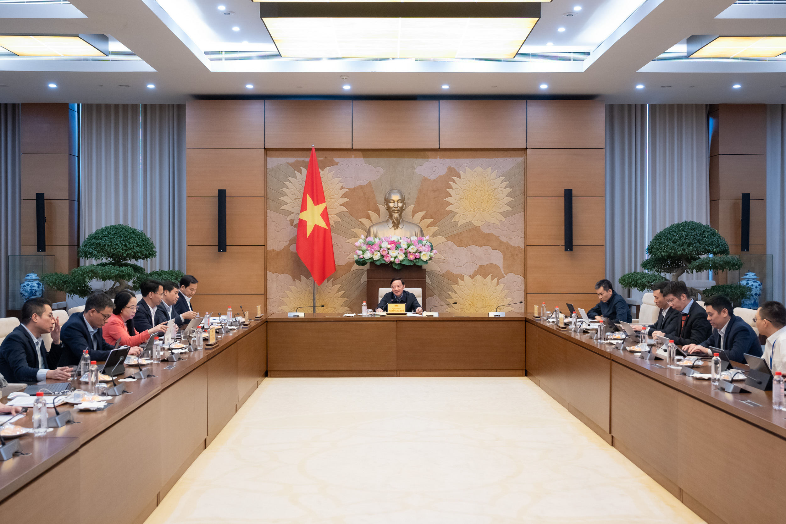  Phó Chủ tịch Quốc hội Nguyễn Khắc Định làm việc với Văn phòng Quốc hội về công tác chuyển đổi số của Quốc hội