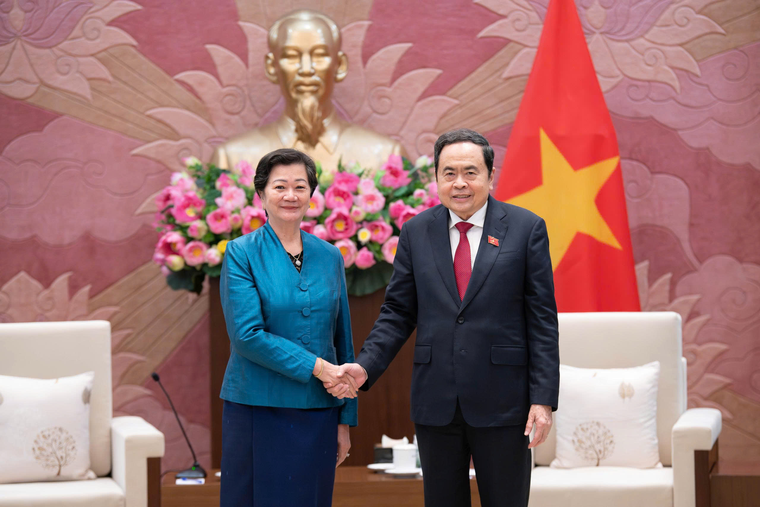 Chủ tịch Quốc hội Trần Thanh Mẫn tiếp Đại sứ Campuchia tại Việt Nam Chea Kimtha đến chào từ biệt