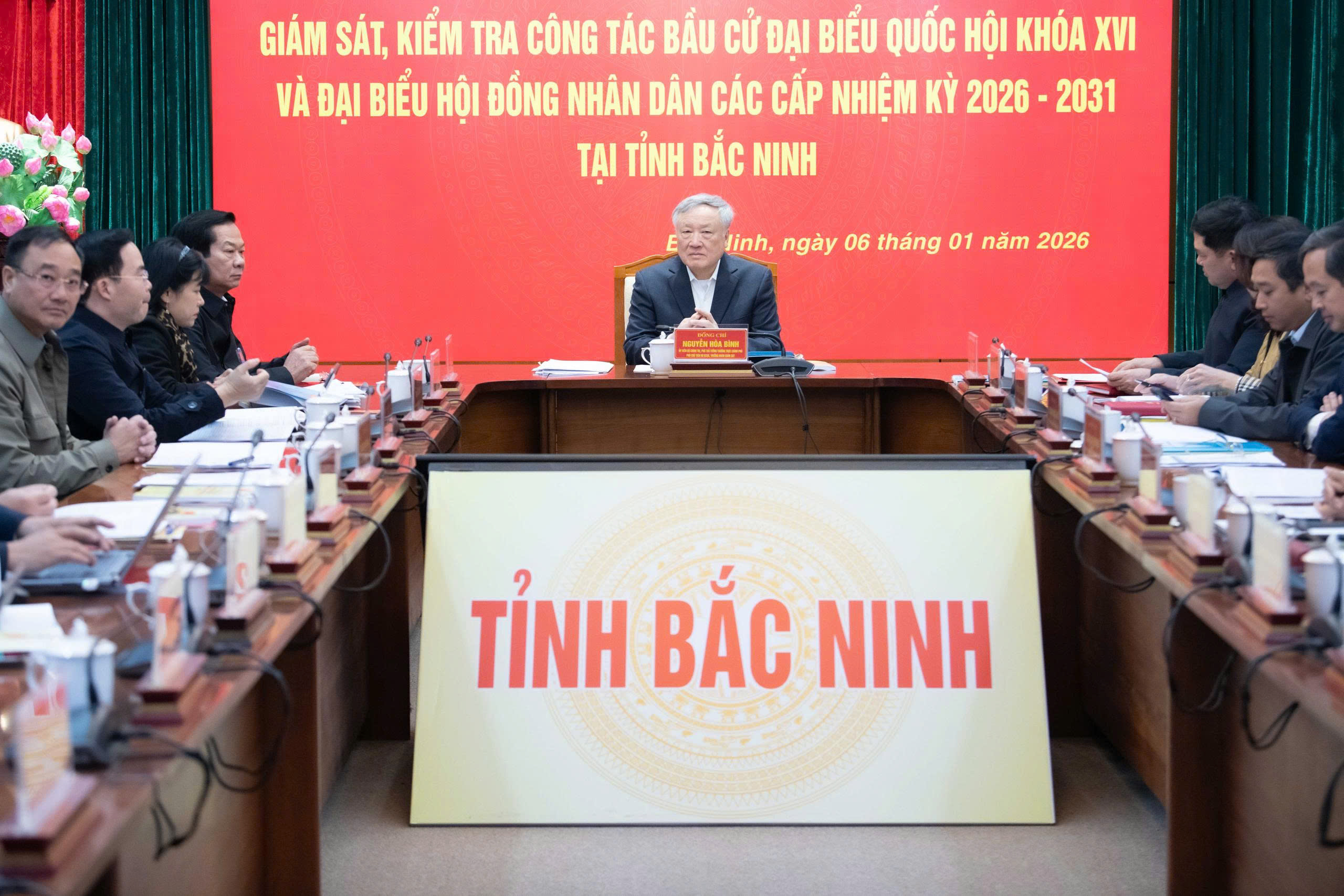 Phó Thủ tướng Thường trực Chính phủ Nguyễn Hoà Bình giám sát, kiểm tra công tác chuẩn bị bầu cử tại tỉnh Bắc Ninh