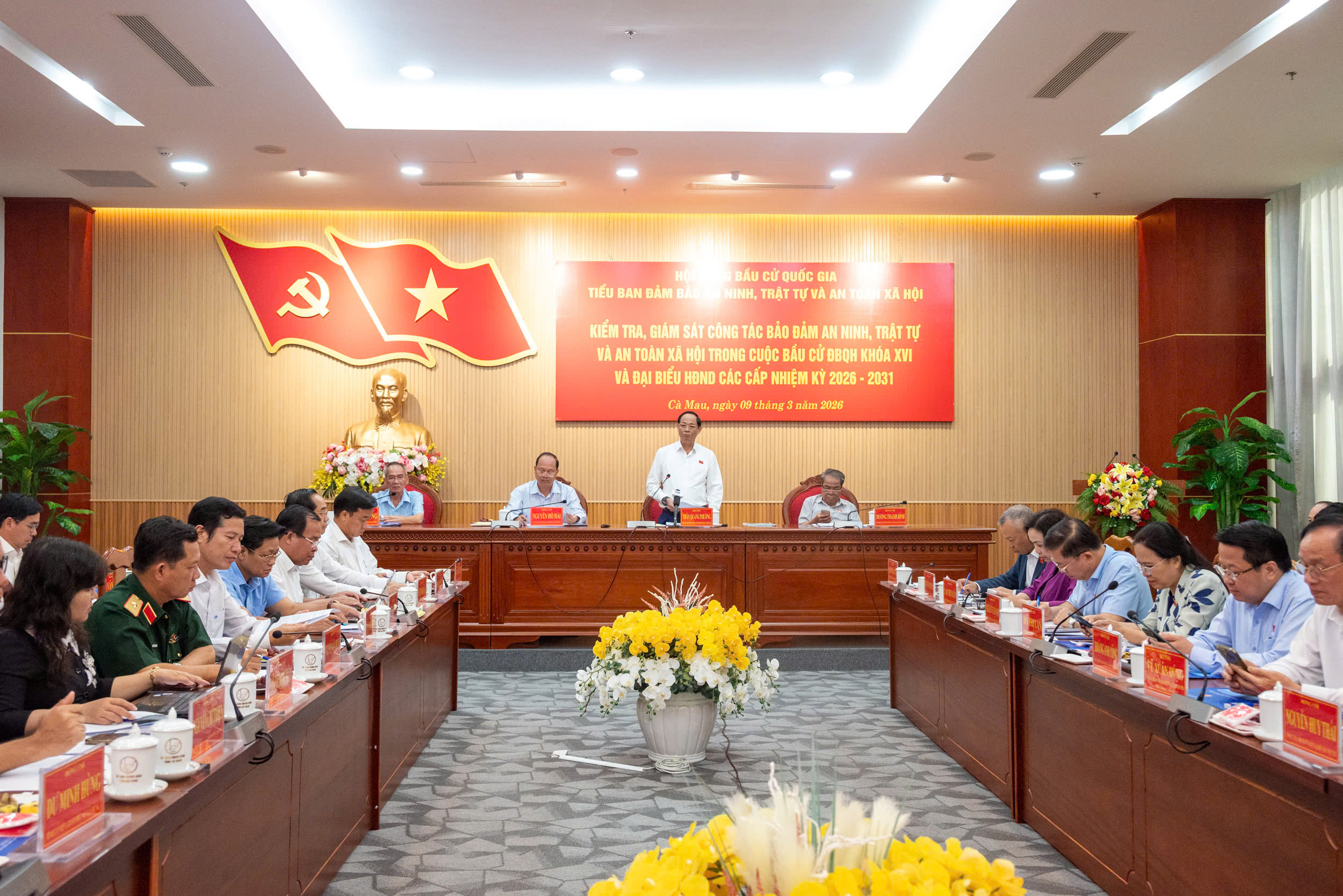 Phó Chủ tịch Quốc hội, Thượng tướng Trần Quang Phương kiểm tra, giám sát công tác chuẩn bị bầu cử tại Cà Mau