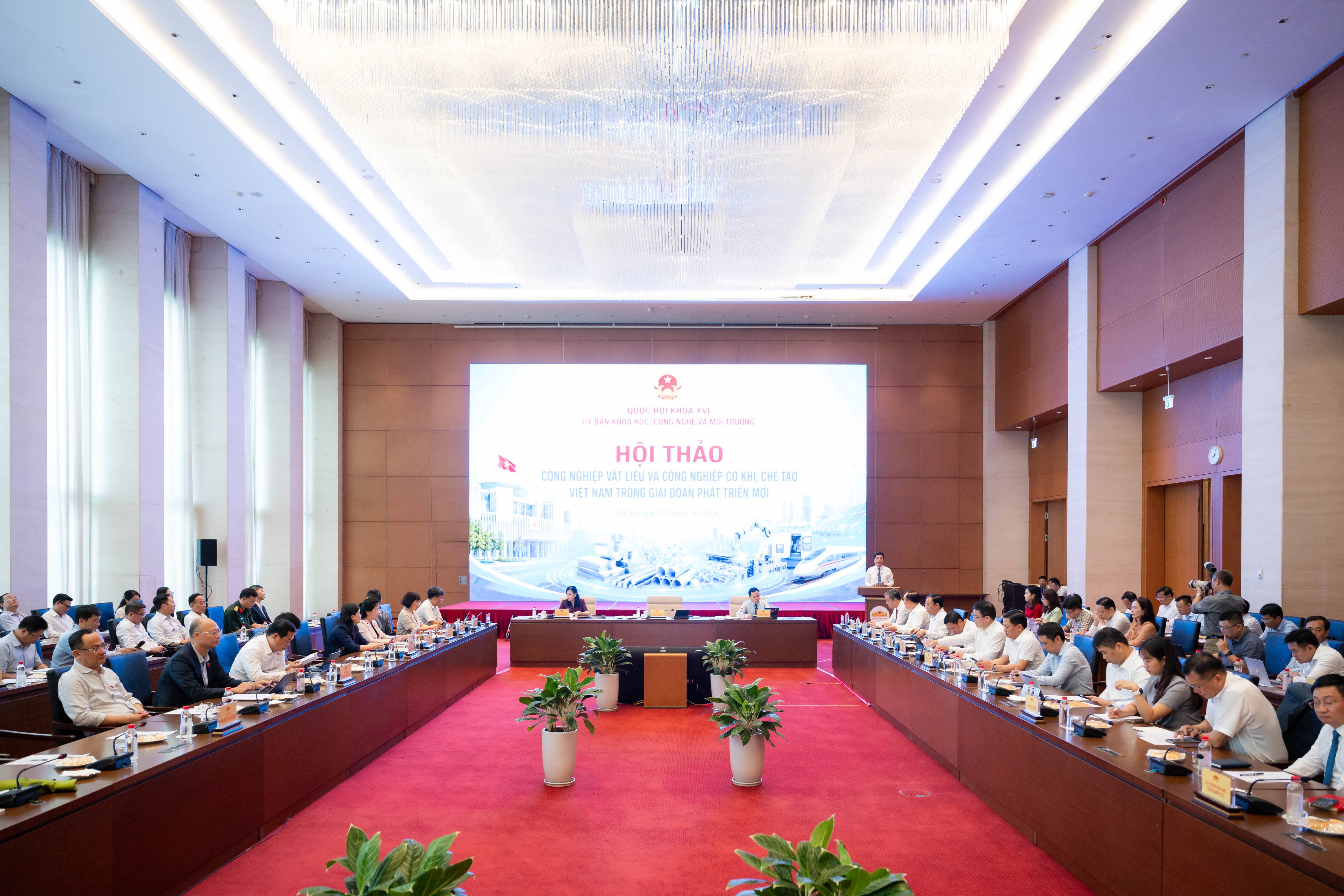 Sớm xây dựng, ban hành Chiến lược quốc gia về phát triển công nghiệp vật liệu và công nghiệp cơ khí, chế tạo