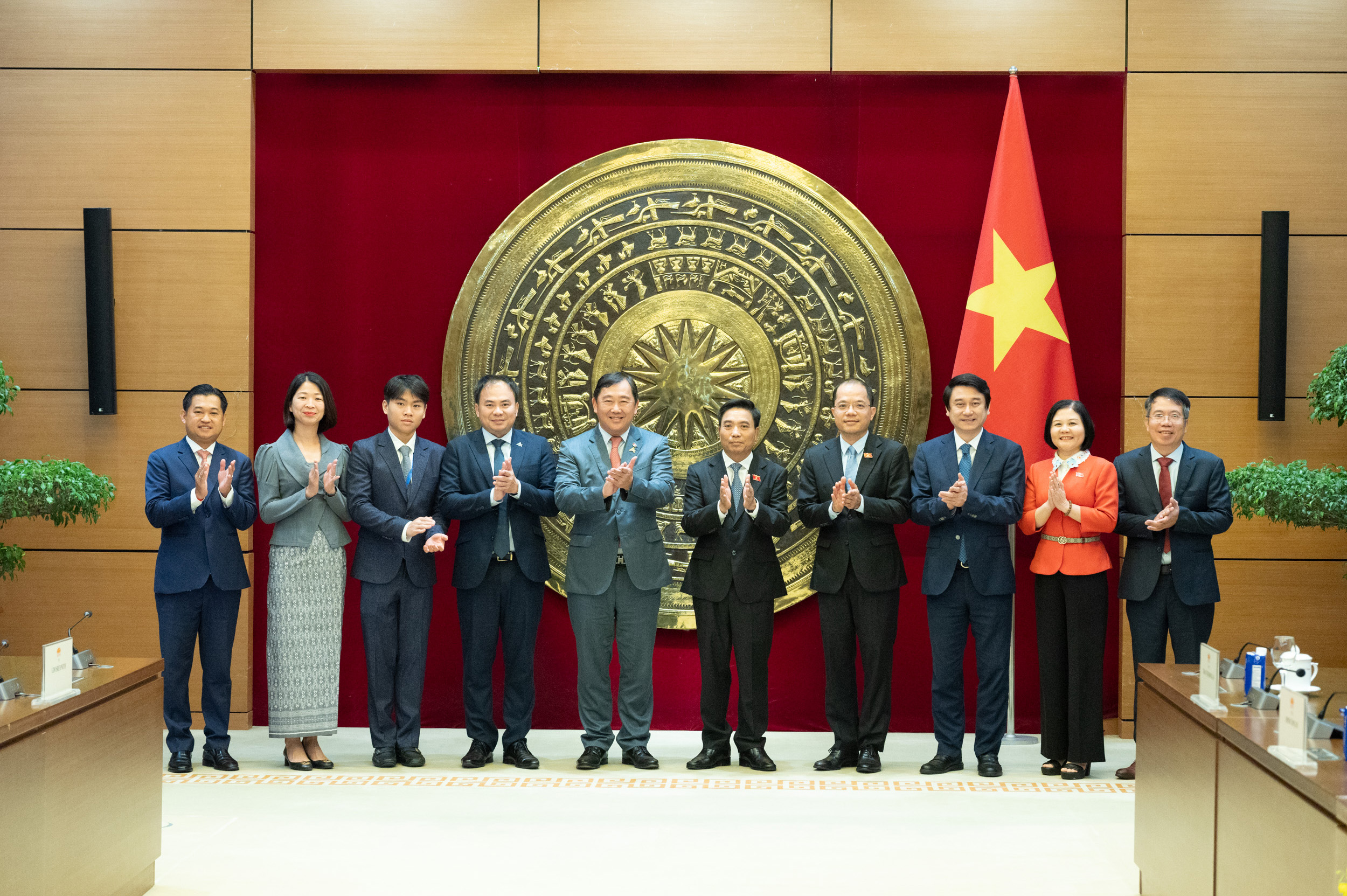 Phó Chủ tịch Quốc hội, Thượng tướng Nguyễn Doãn Anh tiếp Chủ nhiệm Ủy ban Đối ngoại, Hợp tác quốc tế và Thông tin, Quốc hội Campuchia Suos Yara