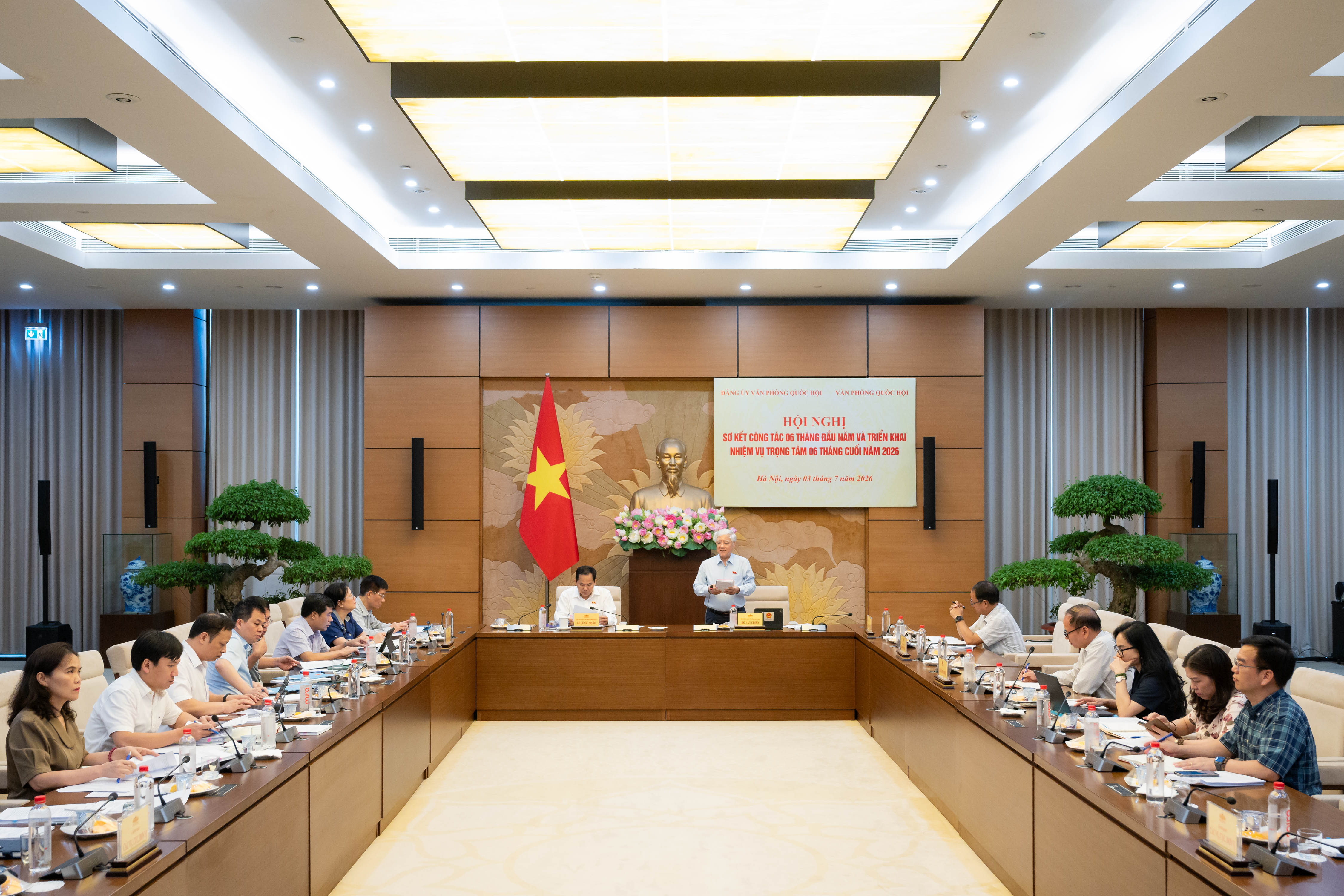 Phó Chủ tịch Thường trực Quốc hội Đỗ Văn Chiến dự Hội nghị sơ kết công tác 6 tháng đầu năm và triển khai nhiệm vụ trọng tâm 6 tháng cuối năm của Văn phòng Quốc hội